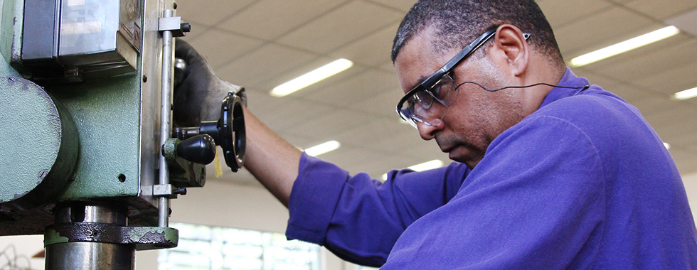 A segurança ocular no local de trabalho é simples como A-B-C